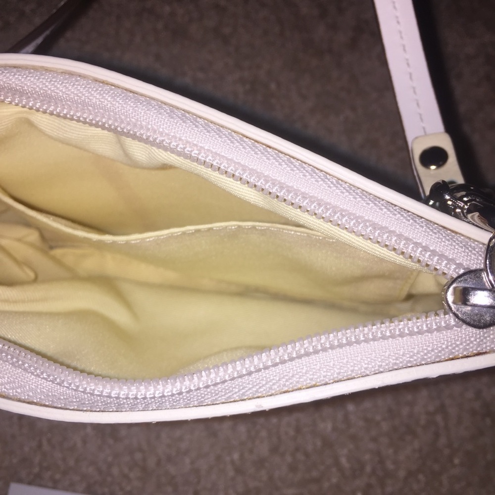 Coach Wristlet Never Used - Picture 2 of 3